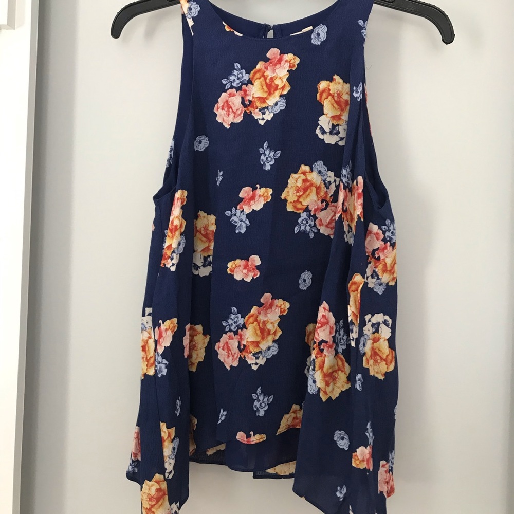 Floral split back tank - Picture 4 of 6